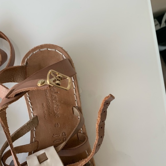 Shoes - Picture 5 of 5